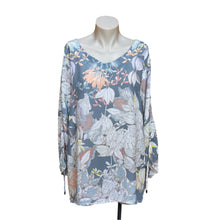 Load image into Gallery viewer, Floral Blouse - Size 16
