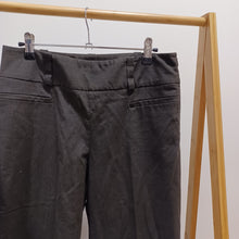 Load image into Gallery viewer, Cue Pants - Size 8
