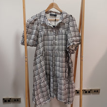 Load image into Gallery viewer, NEW Decjuba Dress - Size 18
