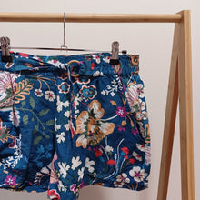 Load image into Gallery viewer, Bettie Monroe Shorts - Size S
