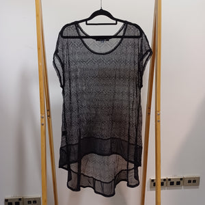 Oosh Tee - Size S