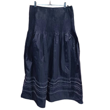 Load image into Gallery viewer, Stella Gregg - Size M

