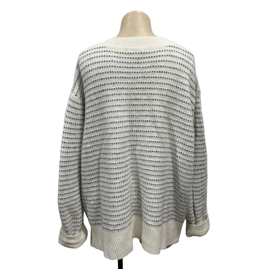 V Neck Knit - Size 2XL