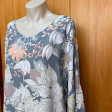 Load image into Gallery viewer, Floral Blouse - Size 16
