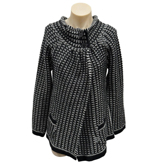 Black & White Knit - Size 14