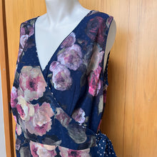 Load image into Gallery viewer, NEW Annah S Wrap Dress - Size L

