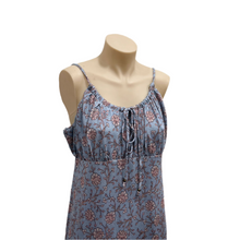 Load image into Gallery viewer, NEW Tigerlily Dress - Size 14
