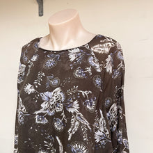 Load image into Gallery viewer, Witchery Top - Size 14
