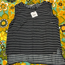 Load image into Gallery viewer, New!! Stripe Top - Size 12
