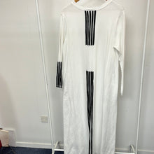 Load image into Gallery viewer, Dress by Taylor - Size M
