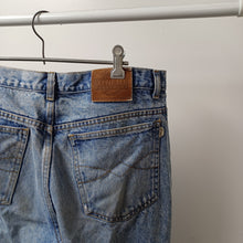 Load image into Gallery viewer, Straight Leg Jeans - Size 33
